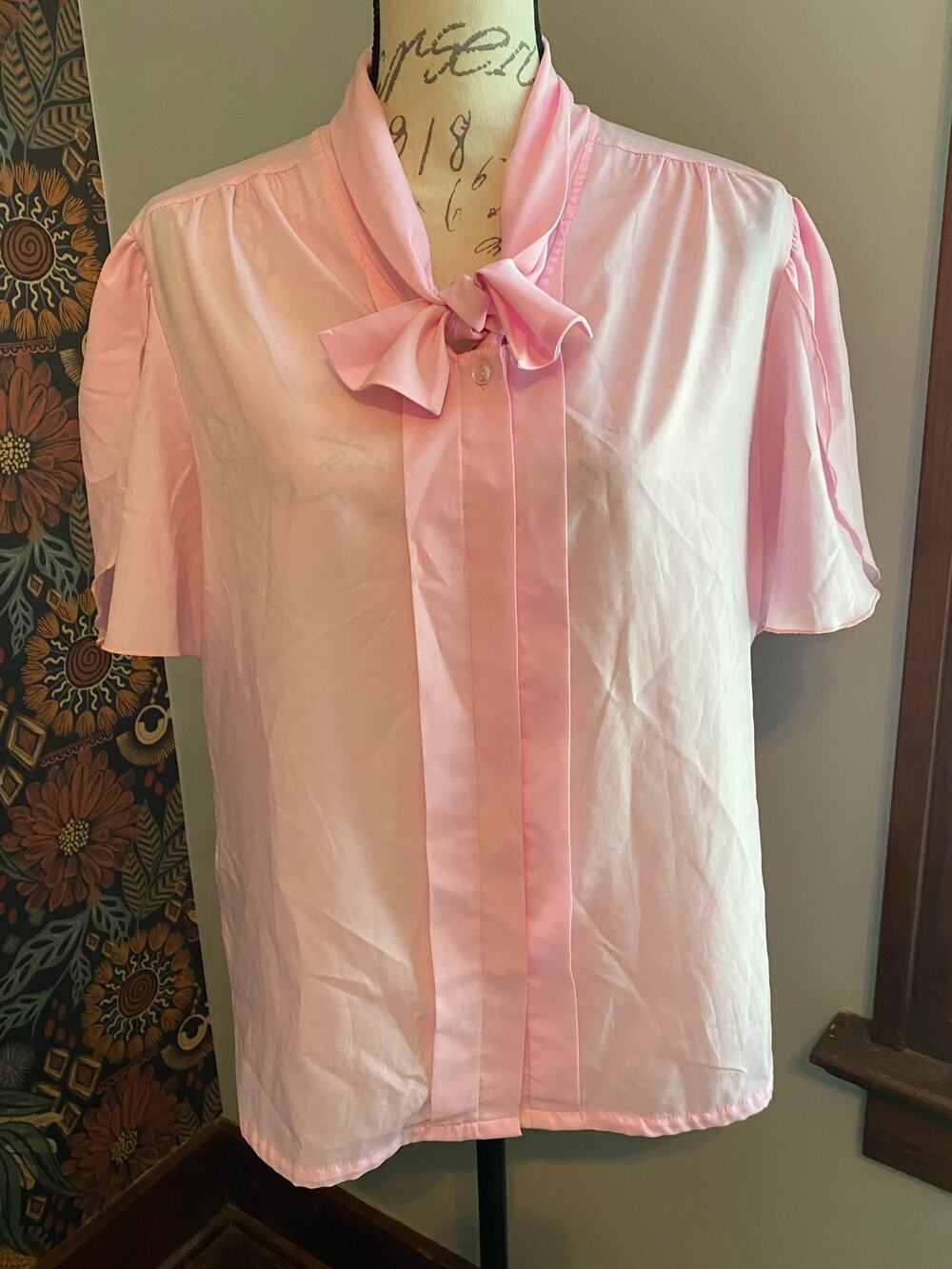 Vintage Judy Bond Pink Flutter Sleeve Tie Neckline Blouse Size 18